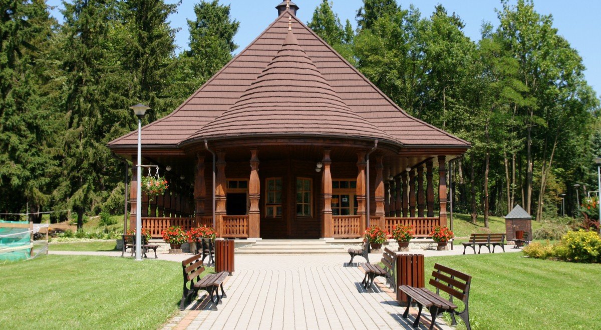 Jakie wody lecznicze znajdziesz w Krynicy Zdroju? - Boży Dar - noclegi Krynica, pensjonat, pokoje, wczasy